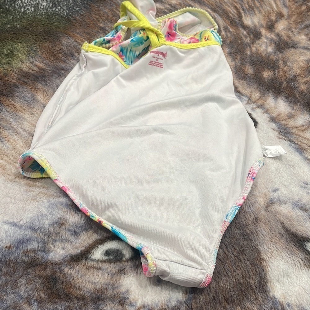 Girls one piece bathing suit - Picture 3 of 5
